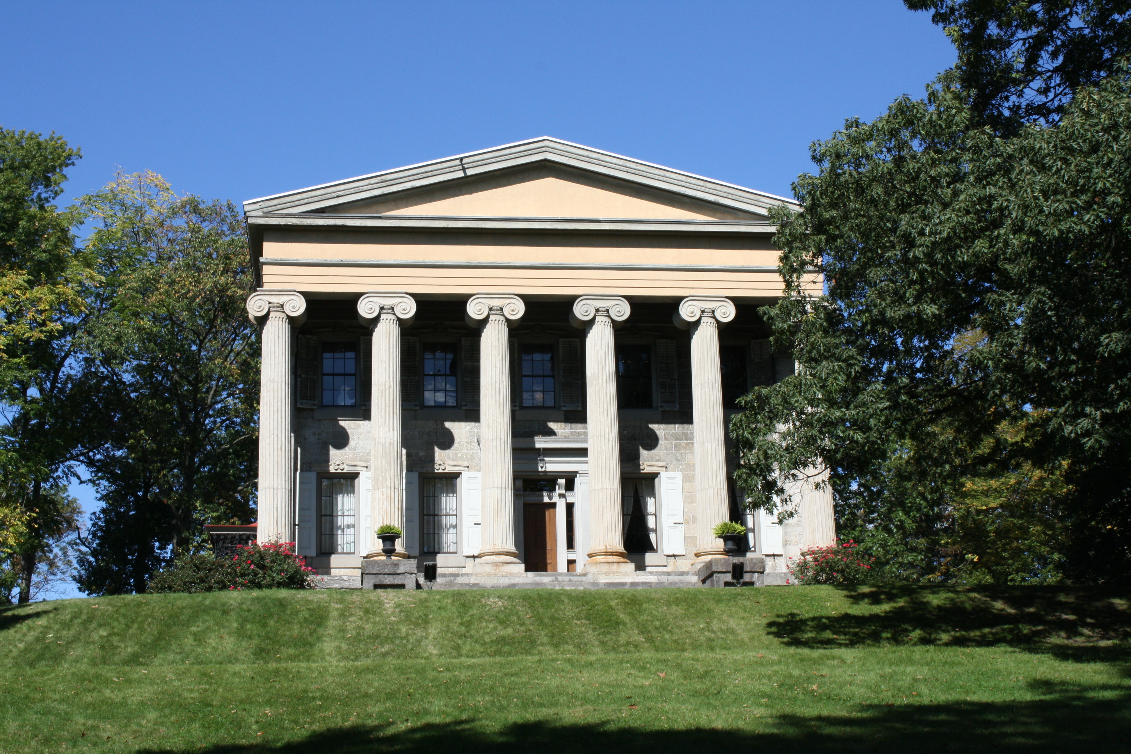 A picture of Baker Manson on a clear day.